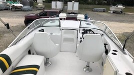 Splendor 240 cuddy cabin