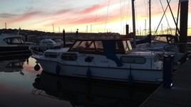 Classic freeman 30 motor cruiser