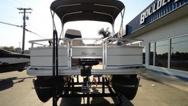 Sun tracker fishin barge 21