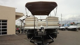 Sun tracker 25 party barge