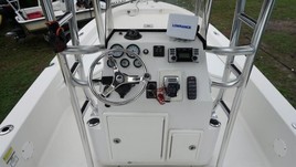 Ranger boats 2400 bay