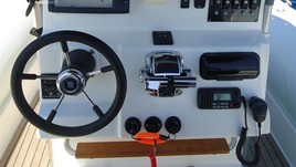 Great white 10m open bow