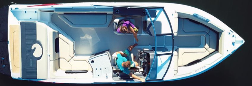 Rinker Q7 Sterndrive Plan Extérieur