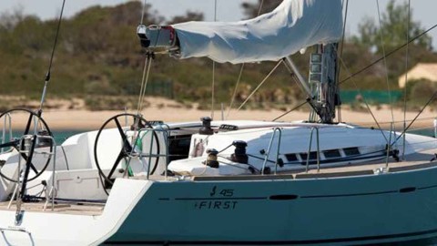 Beneteau First 45