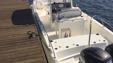 Boston Whaler 270 Dauntless