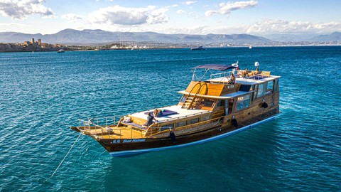 Simpson 12 meter junk rigged