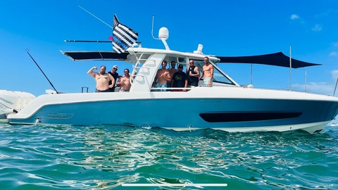 Boston Whaler 420 Outrage