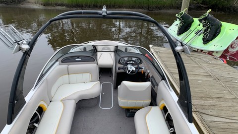 Malibu Wakesetter 23 LSV
