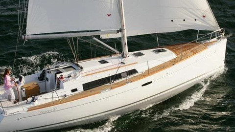Beneteau Oceanis 37