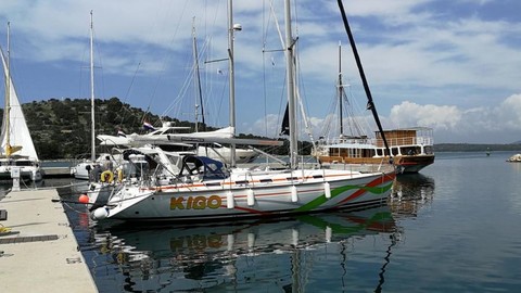 Bavaria 44
