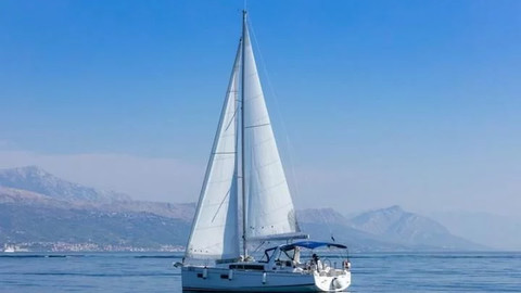 Beneteau Oceanis 38.1