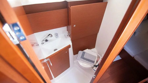 Beneteau Oceanis 38.1