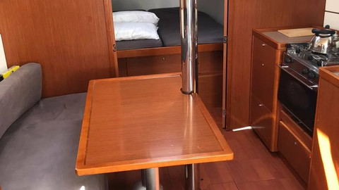 Beneteau Oceanis 38.1