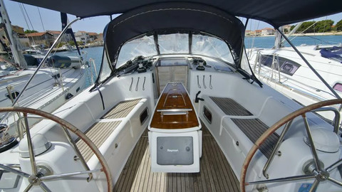 Beneteau Oceanis 43