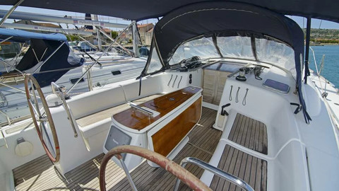 Beneteau Oceanis 43