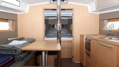 Beneteau Oceanis 38.1