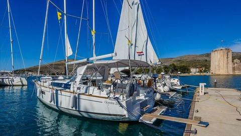 Beneteau Oceanis 38.1