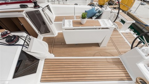 Beneteau Oceanis 38.1