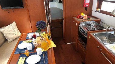 Beneteau Oceanis 38.1