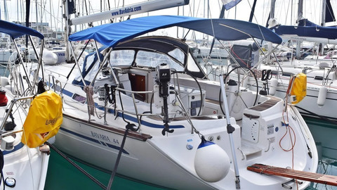 Bavaria 44