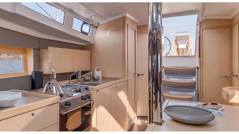 Beneteau Oceanis 38.1