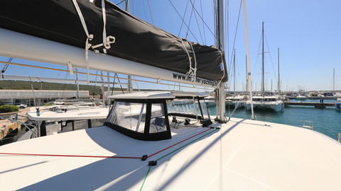 Lagoon 42
