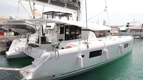 Lagoon 42
