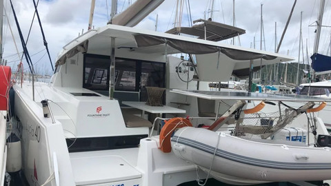 Fountaine Pajot Lucia 40
