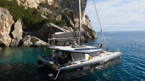 Lagoon 42