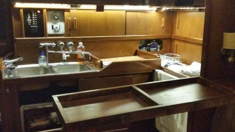 Amel Super Maramu 2000