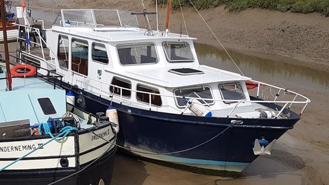 Dutch steel motor cruiser 48ft