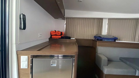 Lagoon 42