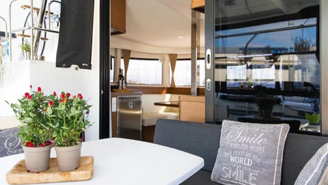 Lagoon 42