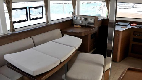 Lagoon 42