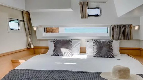 Lagoon 42