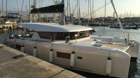 Lagoon 42