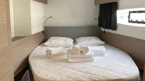 Fountaine Pajot Astrea 42