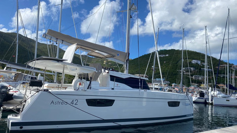 Fountaine Pajot Astréa 42