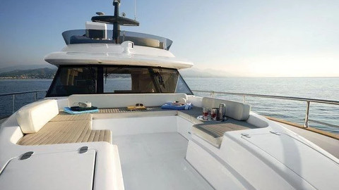 Azimut Magellano 53