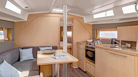 Beneteau Oceanis 38.1