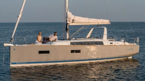 Beneteau Oceanis 38.1