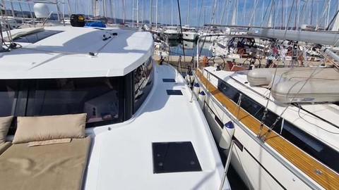 Fountaine Pajot Lucia 40
