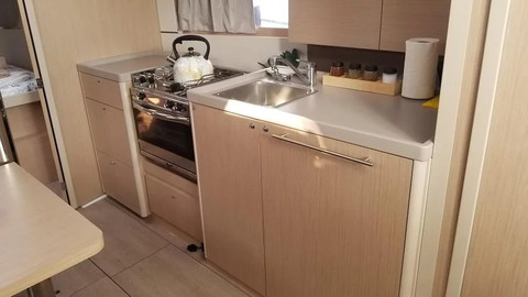 Beneteau Oceanis 38.1