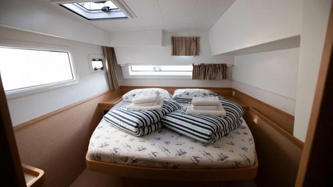 Lagoon 42