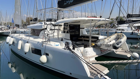 Lagoon 42