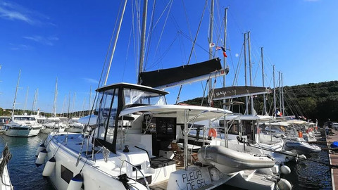 Lagoon 42