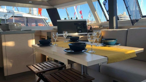 Fountaine Pajot Astréa 42