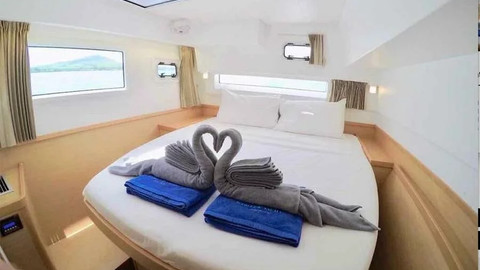 Lagoon 42