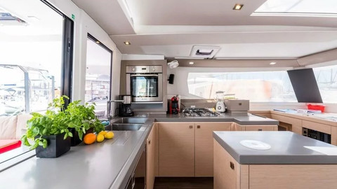 Fountaine Pajot Saona 47