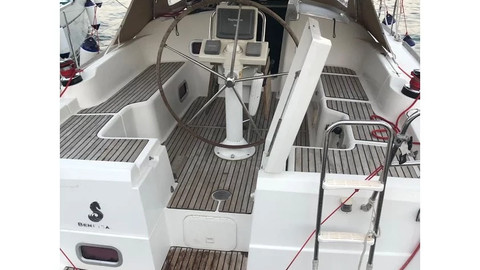 Beneteau Oceanis 37